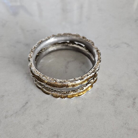 PAIR OF ZENTALL SCALLOPED-EDGE HEAVY METAL BANGLE BRACELETS - Picture 2 of 16